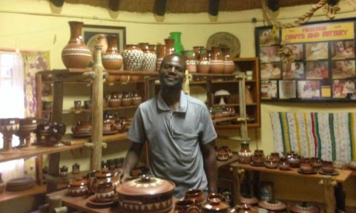 Pottery-making tour, Botswana