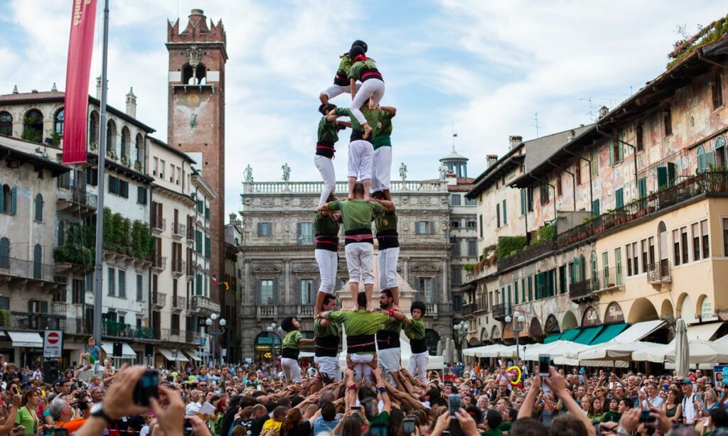 Castello in Piazza Erbe, Verona, Tocatì 2015