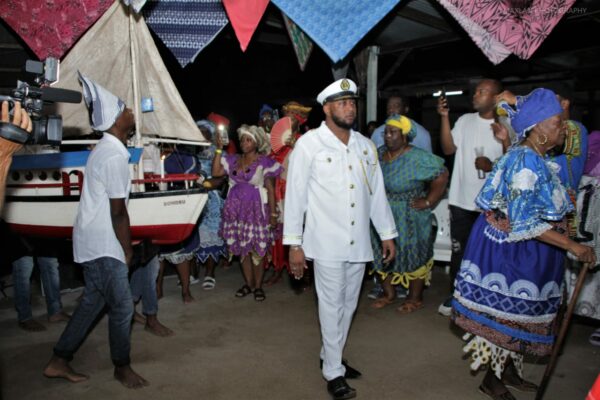 NAKS - Suriname - Boto Banya boat guided by the captain - photo credit Max Lante